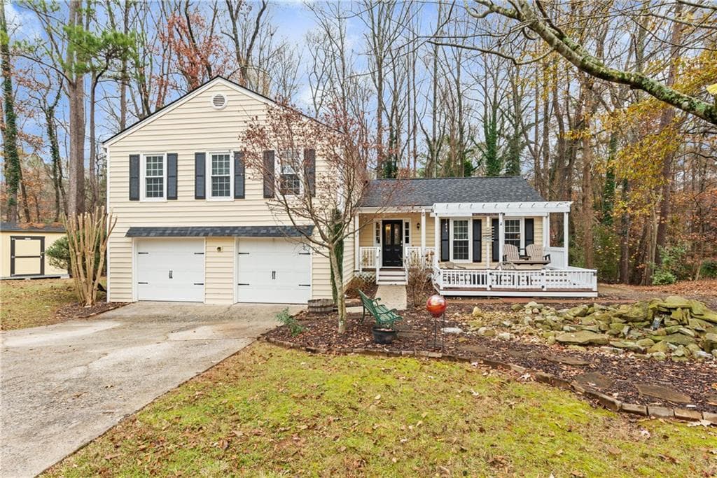 3 bedroom, 3 bathroom, 2,544 sq ft single family residence sold at 705 Barrington Way, Roswell, GA 30076