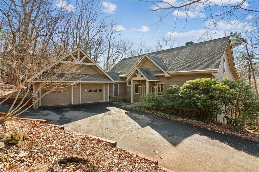 4 bedroom, 4 bathroom single family residence sold at 195 Indian Pipe Drive, Big Canoe, GA 30143