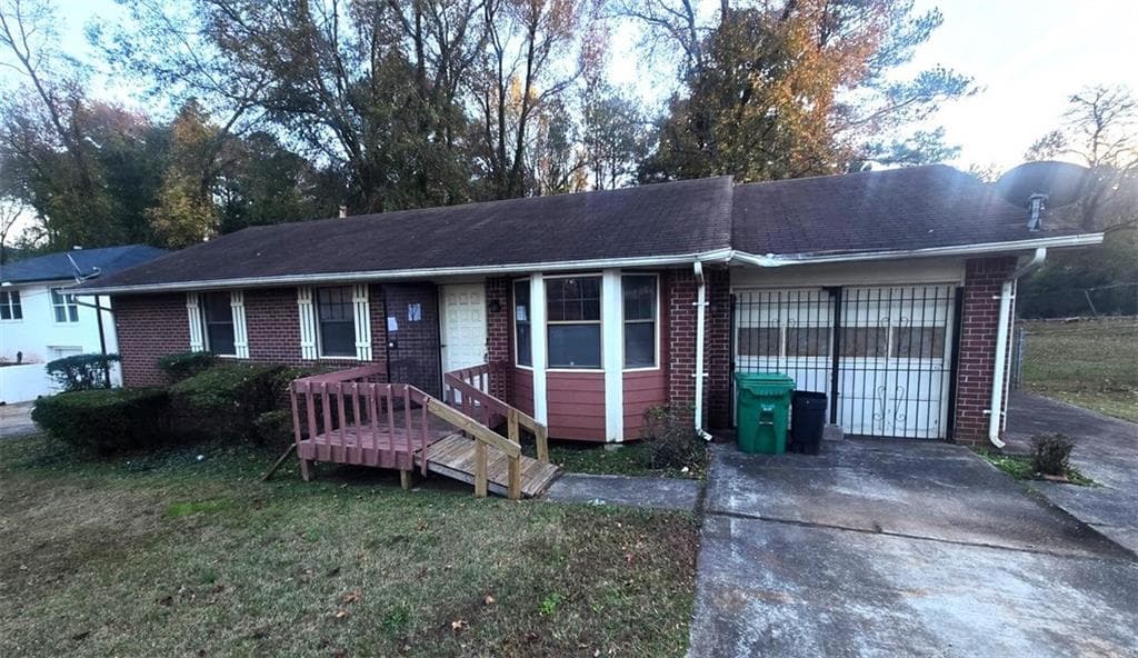 3 bedroom, 2 bathroom, 1,106 sq ft single family residence sold at 2527 Kelly Lake Road, Decatur, GA 30032