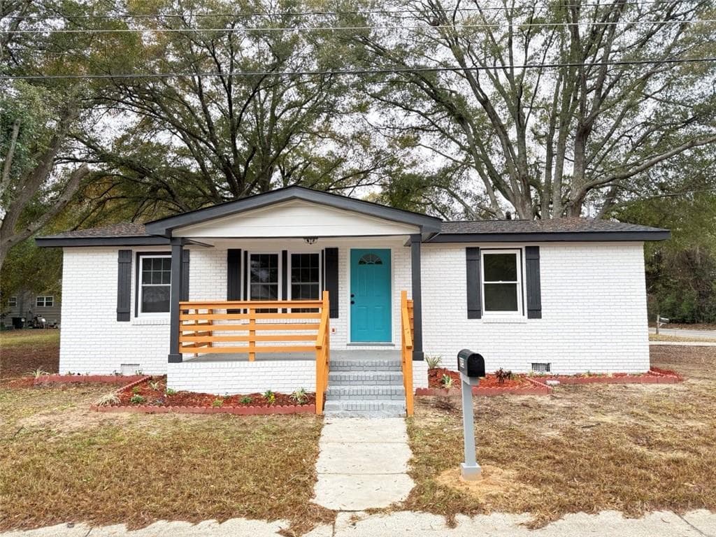 3 bedroom, 2 bathroom single family residence sold at 925 Jeanne Street, Perry, GA 31069