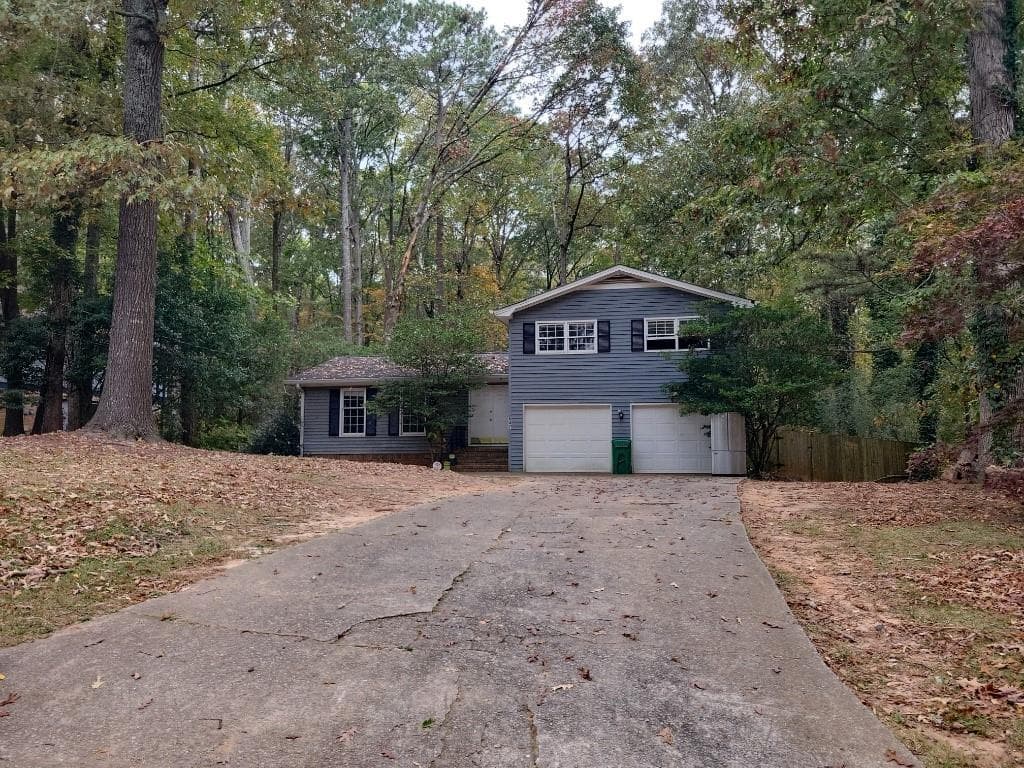 3 bedroom, 3 bathroom single family residence sold at 647 Bralorne Drive, Stone Mountain, GA 30087