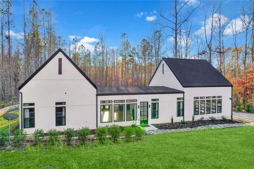3 bedroom, 3 bathroom single family residence sold at 12490 Hamilton Road, Chattahoochee Hills, GA 30268