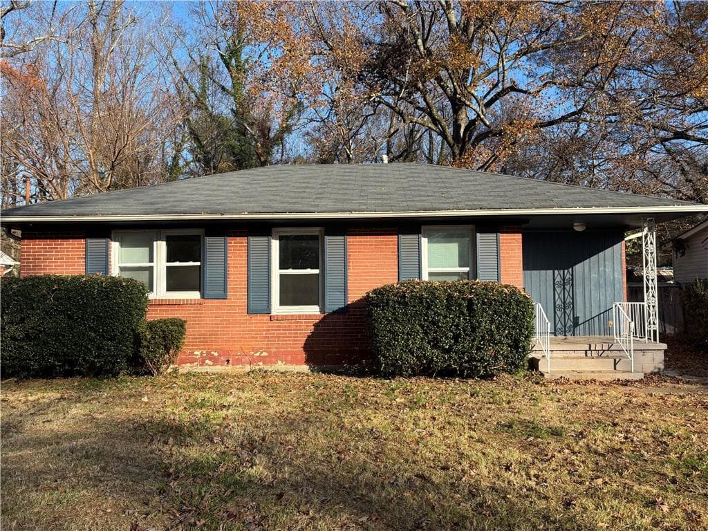 3 bedroom, 1 bathroom, 1,048 sq ft single family residence sold at 721 Yale Place, Atlanta, GA 30315