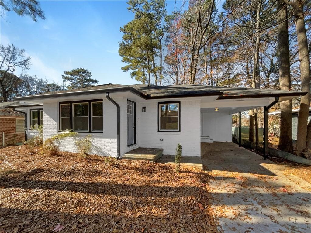 3 bedroom, 2 bathroom single family residence sold at 2861 Sylvan Road, Atlanta, GA 30344
