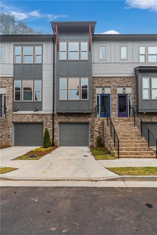 2 bedroom, 3 bathroom, 1,835 sq ft townhouse under contract at 2174 Avion Way 11, Chamblee, GA 30341