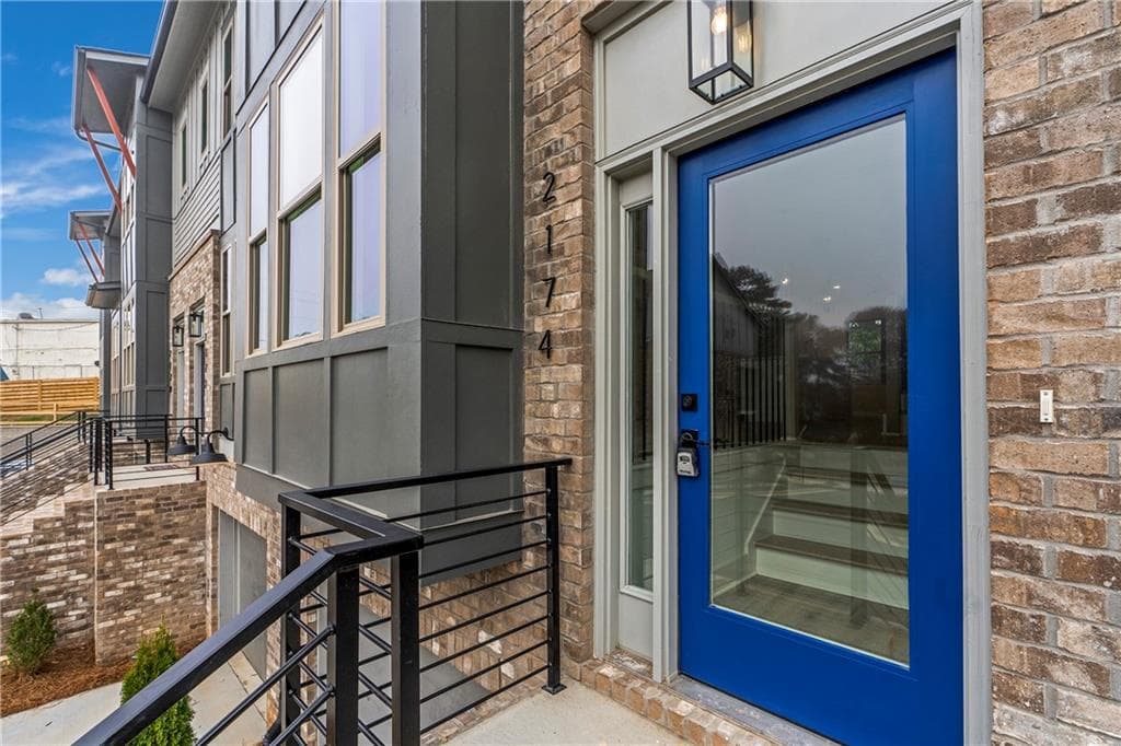 2 bedroom, 3 bathroom, 1,835 sq ft townhouse under contract at 2174 Avion Way 11, Chamblee, GA 30341 — photo 4