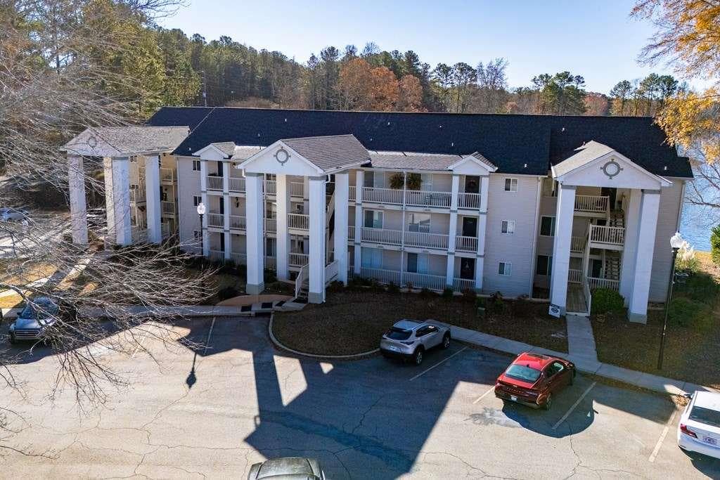 2 bedroom, 2 bathroom, 1,112 sq ft condominium sold at 706 Berry Court, Villa Rica, GA 30180