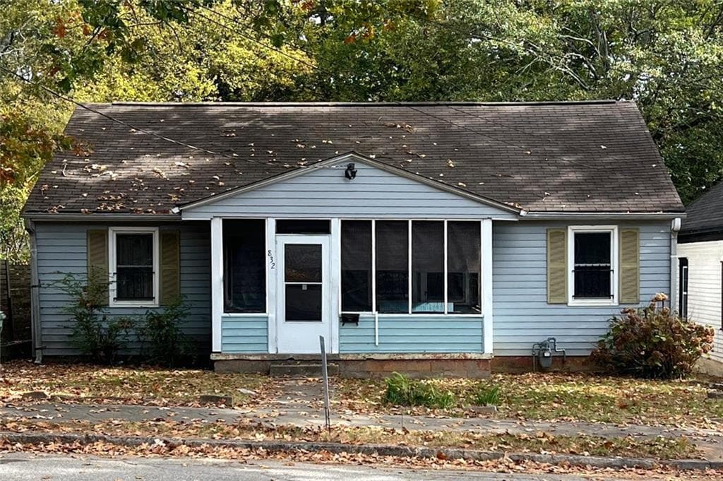 4 bedroom, 1 bathroom single family residence sold at 832 Tift Avenue, Atlanta, GA 30310