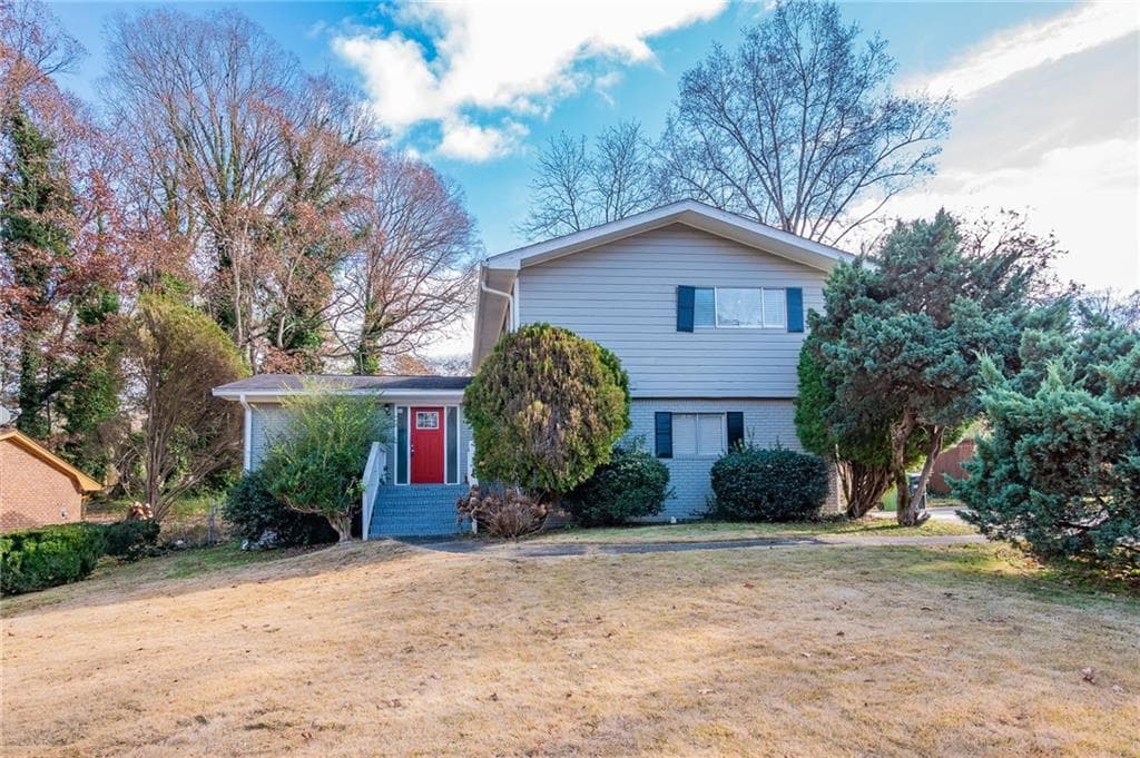 5 bedroom, 3 bathroom single family residence sold at 4557 Greenleaf Circle, Atlanta, GA 30331