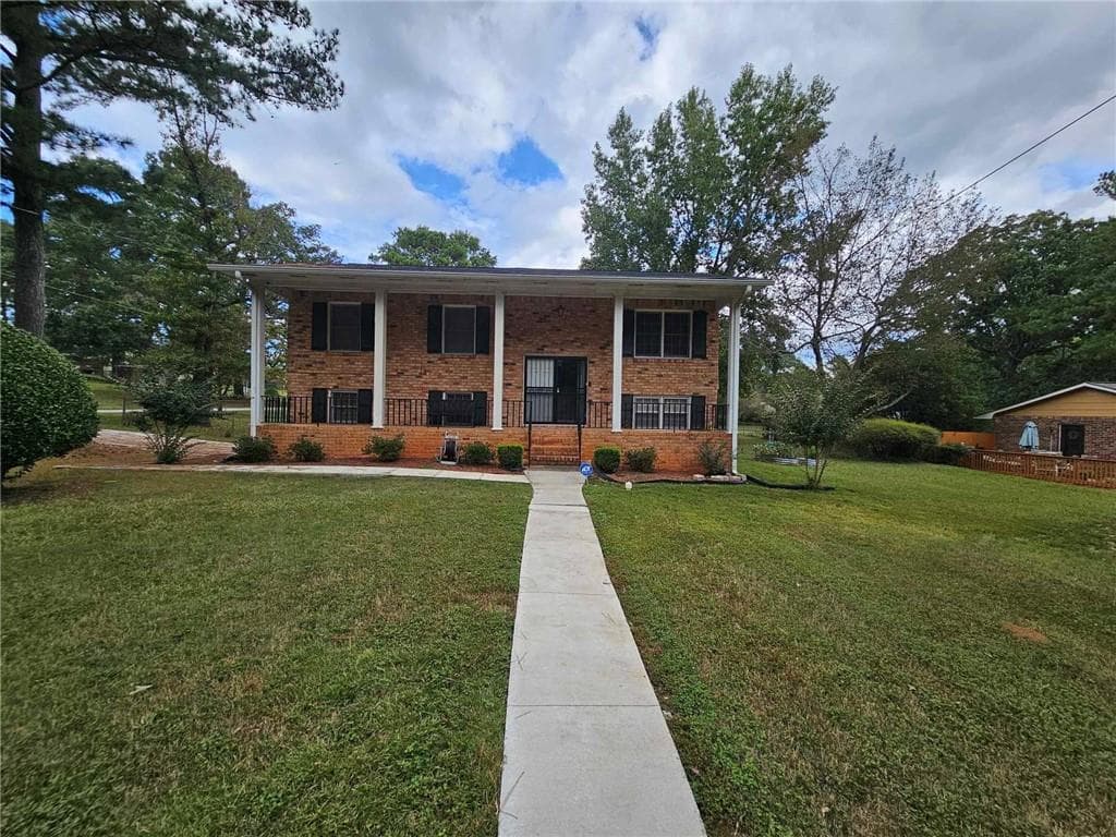3 bedroom, 2 bathroom single family residence sold at 4817 Huntsman Bend, Decatur, GA 30034