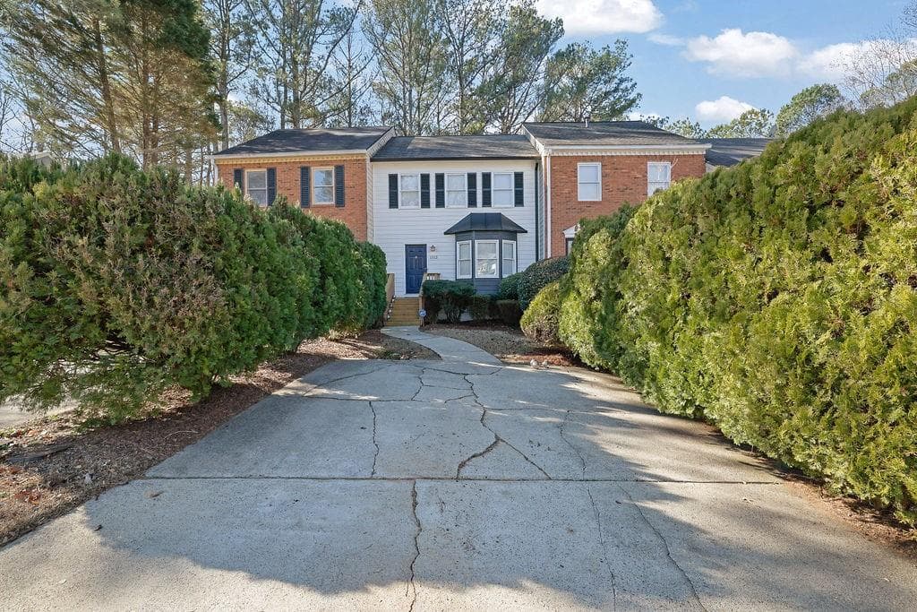 1312 Poplar Pointe, Smyrna, GA 30082 — most recent listing photo