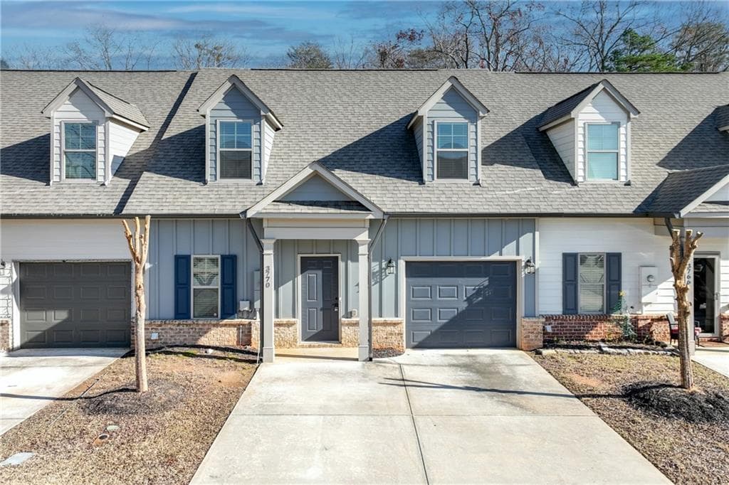 3 bedroom, 3 bathroom townhouse sold at 3770 Shades Valley Lane, Gainesville, GA 30501