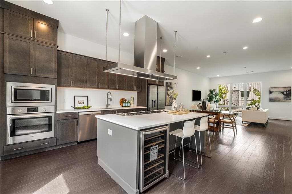 3 bedroom, 4 bathroom townhouse sold at 241 Maynard Terrace 16, Atlanta, GA 30316