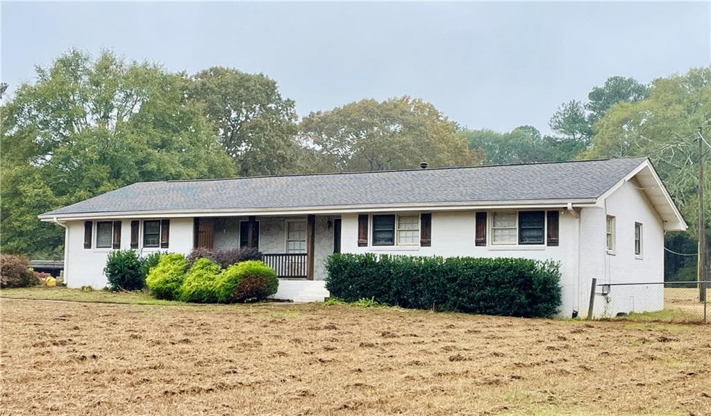 3 bedroom, 2 bathroom, 1,369 sq ft single family residence sold at 4052 Donna Lane, Loganville, GA 30052