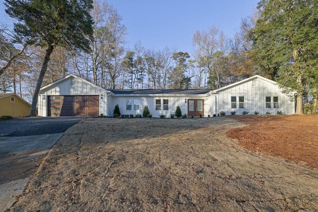 4 bedroom, 2 bathroom, 2,205 sq ft single family residence sold at 3042 Castleton Way, Marietta, GA 30062