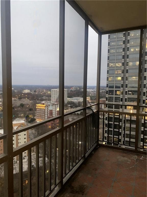 1 bedroom, 1 bathroom condominium sold at 300 W Peachtree Street 20D, Atlanta, GA 30308