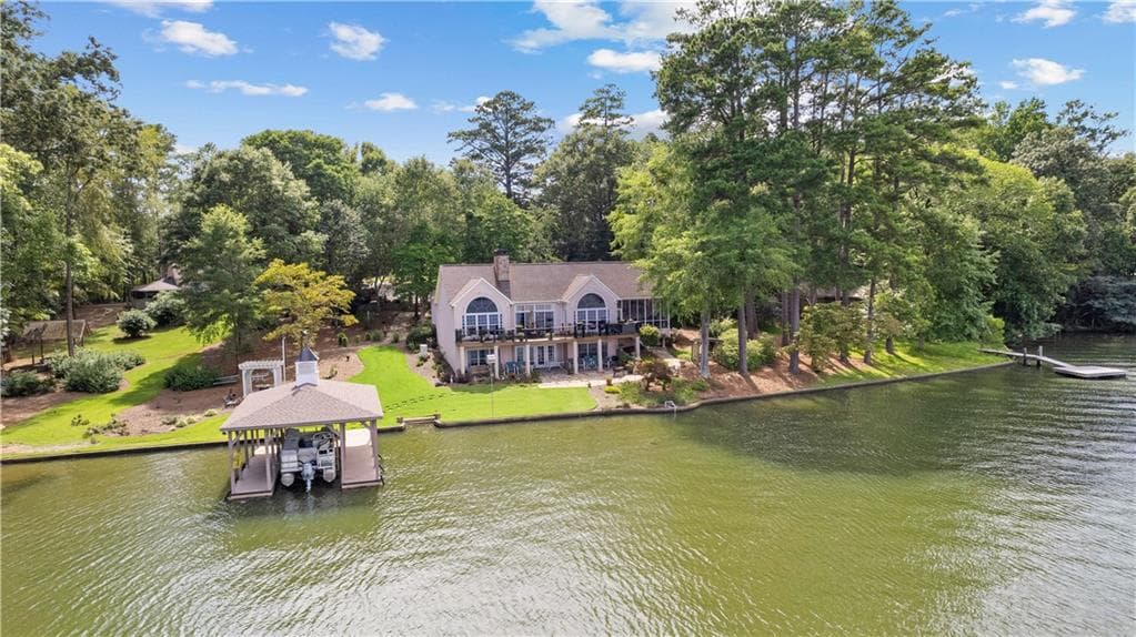3 bedroom, 4 bathroom single family residence sold at 137 Pine Bluff Trail, Jackson, GA 30233