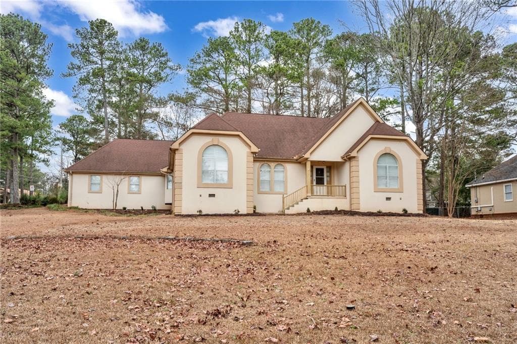 3 bedroom, 2 bathroom single family residence sold at 201 Pineywood Road, Griffin, GA 30224