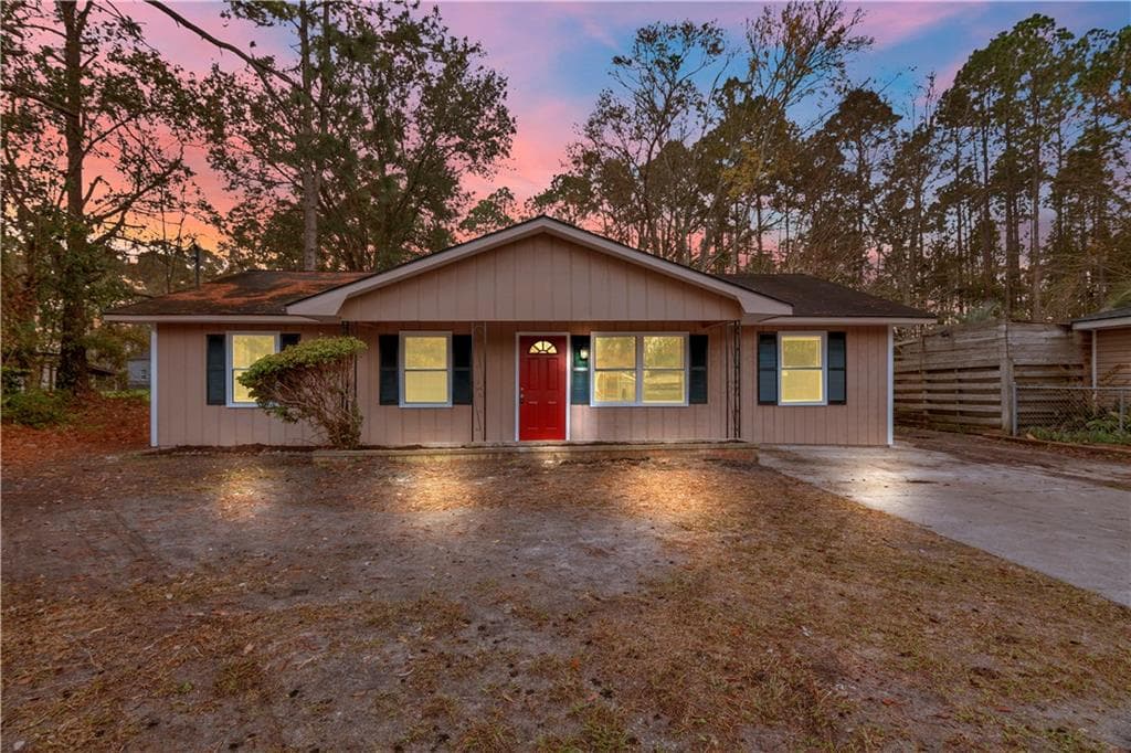 4 bedroom, 2 bathroom, 2,060 sq ft single family residence under contract at 701 Lee Road, Hinesville, GA 31313