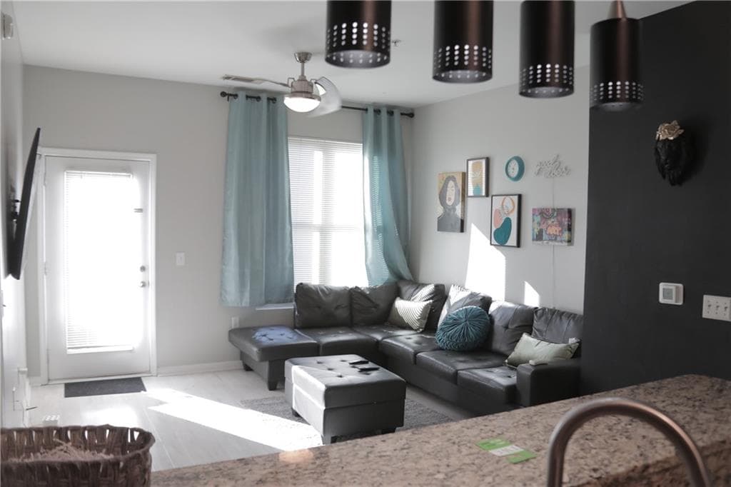 2 bedroom, 2 bathroom condominium sold at 870 Mayson Turner Road 1323, Atlanta, GA 30314