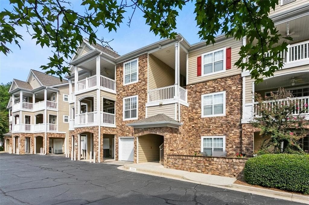 2 bedroom, 2 bathroom, 1,321 sq ft condominium sold at 1123 Whitshire Way 1123, Alpharetta, GA 30004