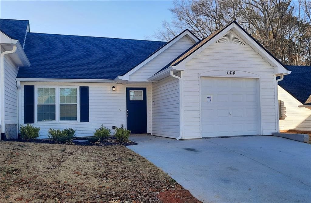 2 bedroom, 1 bathroom, 828 sq ft townhouse sold at 209 E Wilson Street 144, Villa Rica, GA 30180