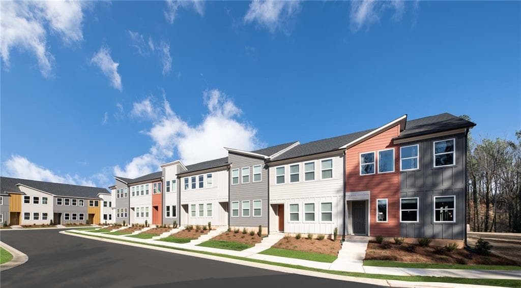 3 bedroom, 3 bathroom townhouse sold at 1576 Diggs Drive 172, Atlanta, GA 30318