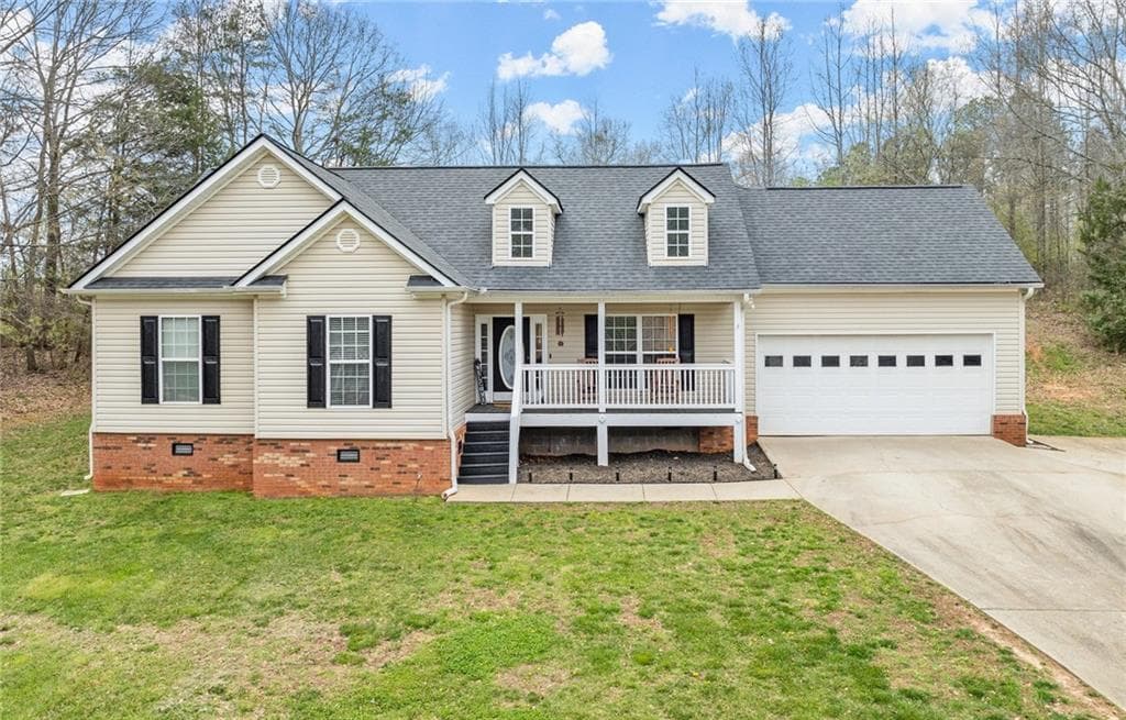 4 bedroom, 3 bathroom single family residence sold at 147 Sullivan Drive, Homer, GA 30547