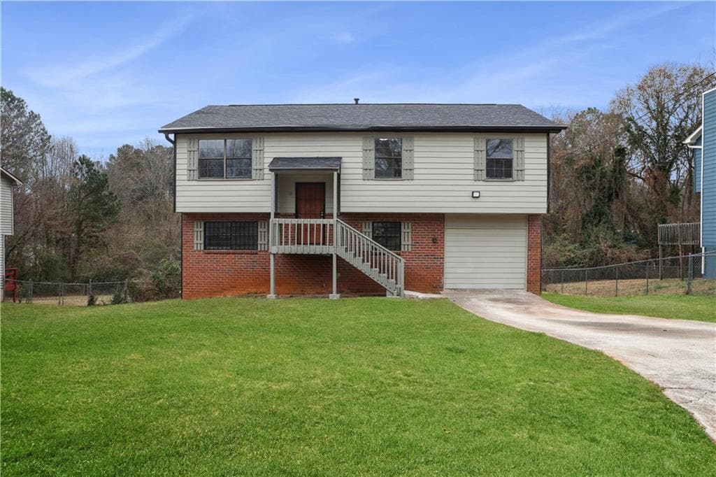4 bedroom, 3 bathroom single family residence sold at 2729 Oxford Drive, Decatur, GA 30034