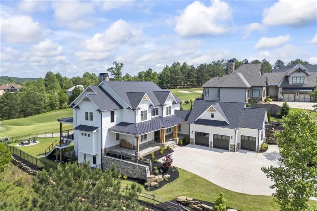 5 bedroom, 7 bathroom single family residence sold at 61 Lookout, Toccoa, GA 30577