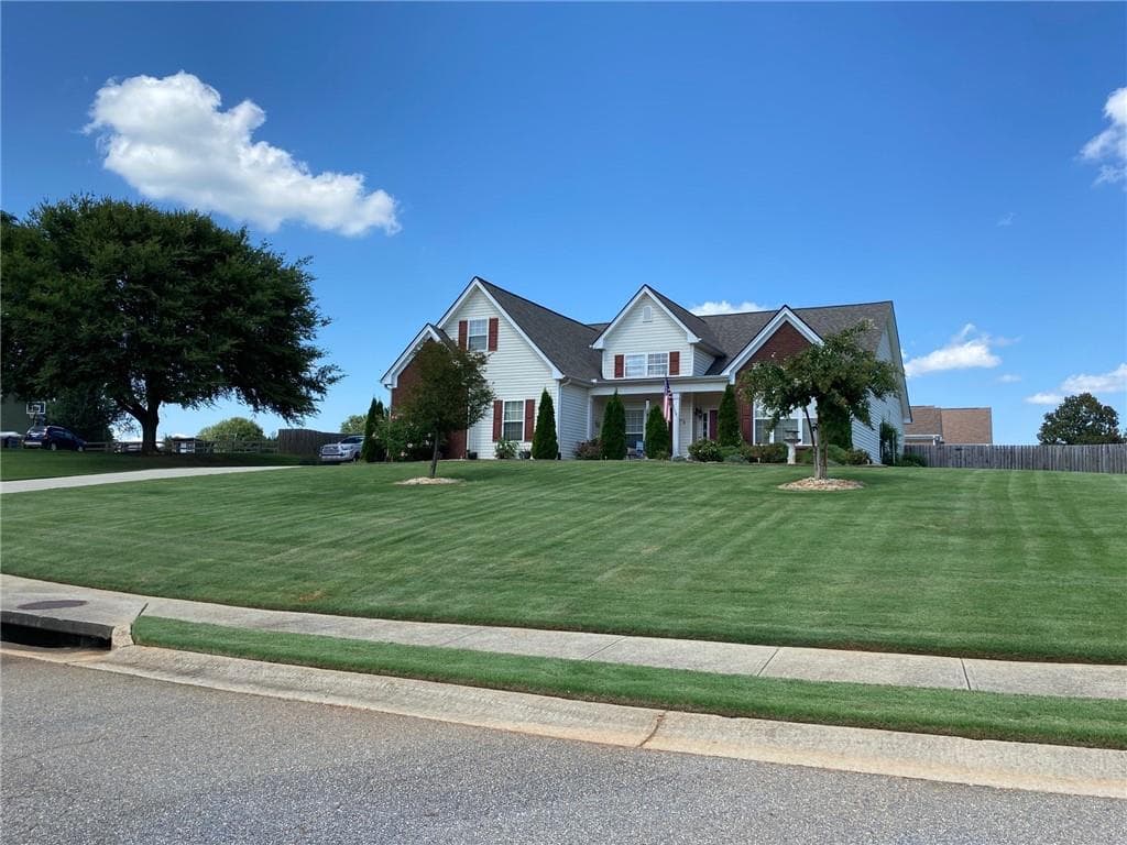 4 bedroom, 2 bathroom single family residence sold at 170 Buroak Drive, Jefferson, GA 30549