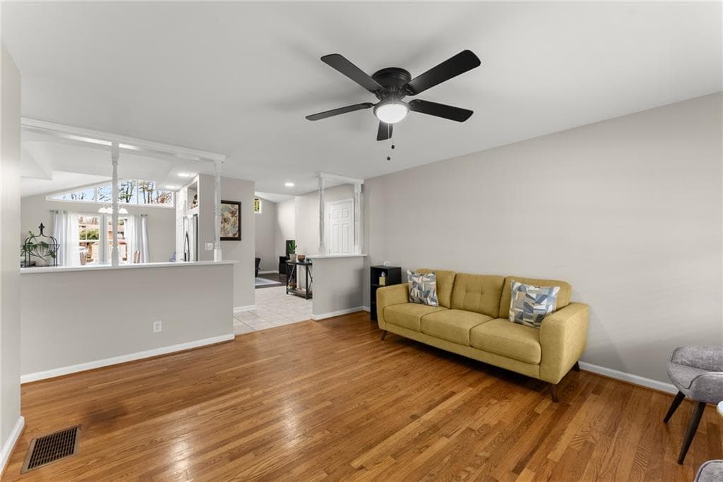 5 bedroom, 3 bathroom, 2,624 sq ft single family residence under contract at 1283 Woodleigh Road, Marietta, GA 30008 — photo 7
