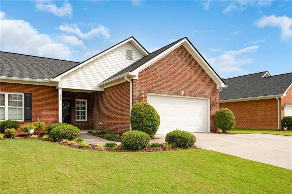 3 bedroom, 2 bathroom townhouse sold at 604 Blackwood Terrace, Calhoun, GA 30701