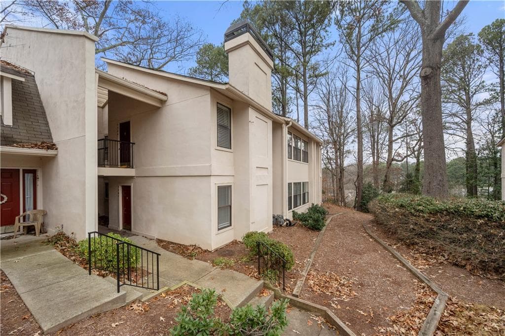 2 bedroom, 2 bathroom, 1,273 sq ft condominium sold at 1107 Old Hammond Chase, Atlanta, GA 30350