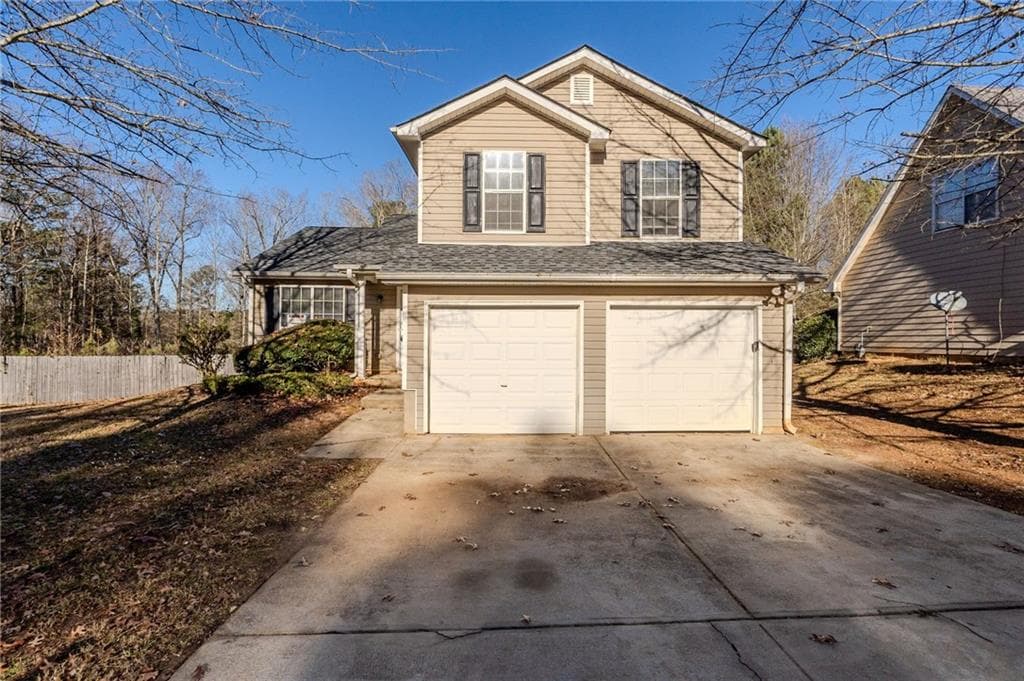3 bedroom, 3 bathroom single family residence sold at 3855 Cedar Trace Court, Ellenwood, GA 30294