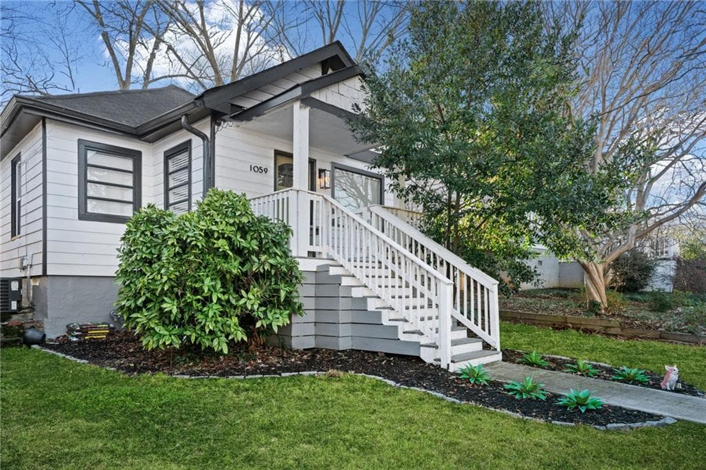 2 bedroom, 2 bathroom, 1,370 sq ft single family residence sold at 1059 Manigault Street, Atlanta, GA 30316