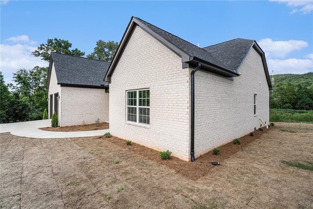 4 bedroom, 3 bathroom single family residence sold at 137 E Madison Street, Chatsworth, GA 30705
