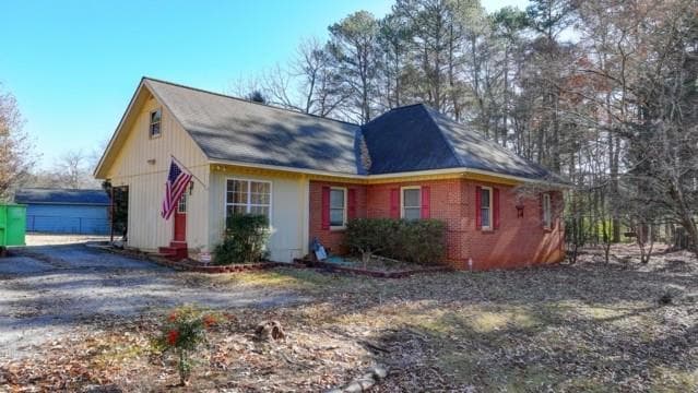 3 bedroom, 2 bathroom single family residence sold at 5762 Lilburn Stone Mountain Road, Stone Mountain, GA 30087