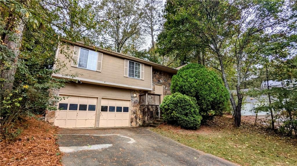 3 bedroom, 2 bathroom single family residence sold at 3277 Adelade Court, Lithonia, GA 30038