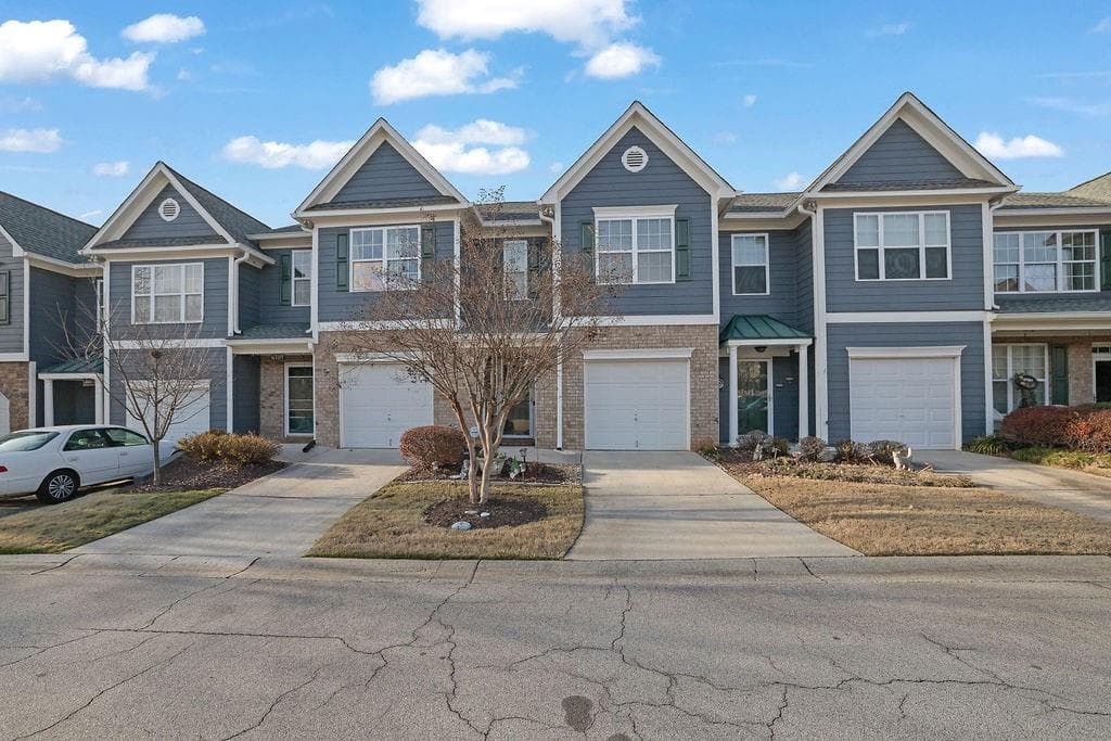 6709 Safeharbor Way, Flowery Branch, GA 30542 — most recent listing photo