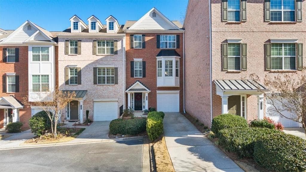 3 bedroom, 4 bathroom, 1,732 sq ft townhouse sold at 7871 Kiverton Place, Atlanta, GA 30350