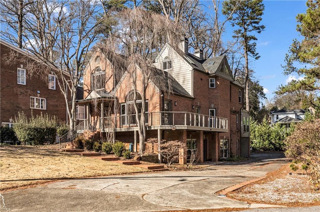 5 bedroom, 4 bathroom, 4,043 sq ft single family residence sold at 1136 Goodwin Road, Atlanta, GA 30324