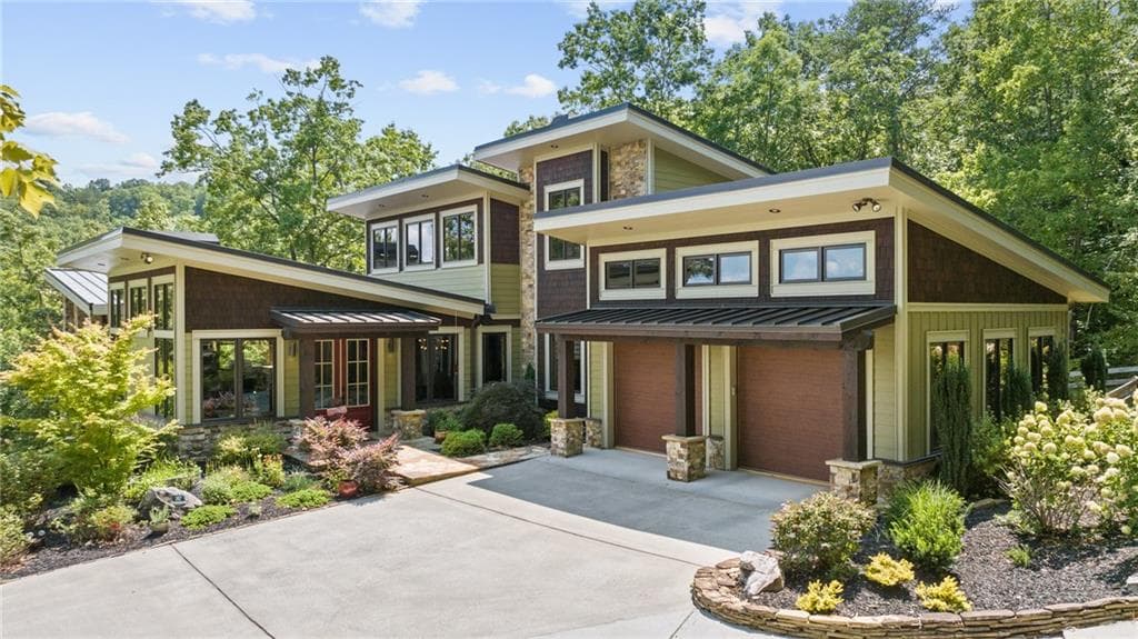 308 Woodthrush Drive, Blue Ridge, GA 30513 — most recent listing photo
