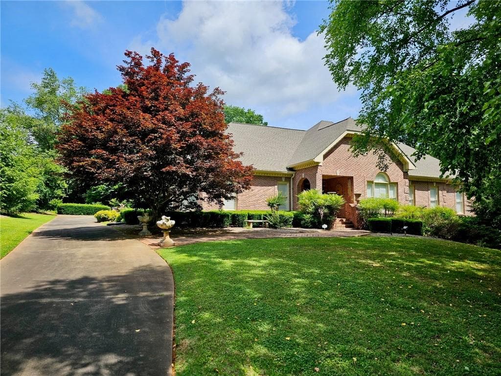 4 bedroom, 4 bathroom, 5,198 sq ft single family residence for sale at 122 Tara Drive, Dawsonville, GA 30534 — photo 3