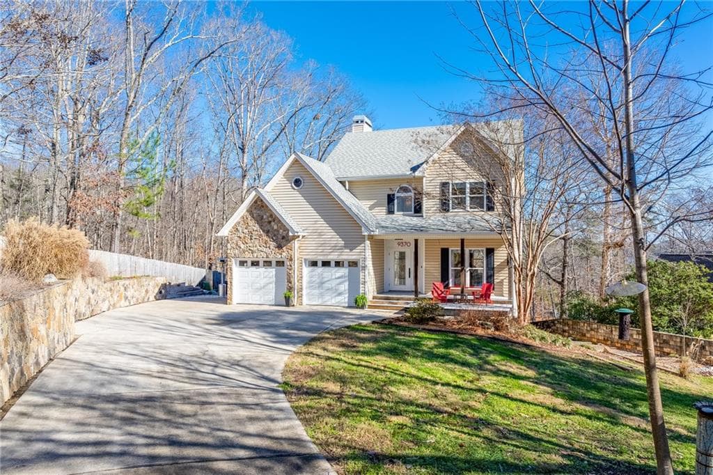 4 bedroom, 4 bathroom, 2,748 sq ft single family residence sold at 9370 Edgewater Drive, Gainesville, GA 30506