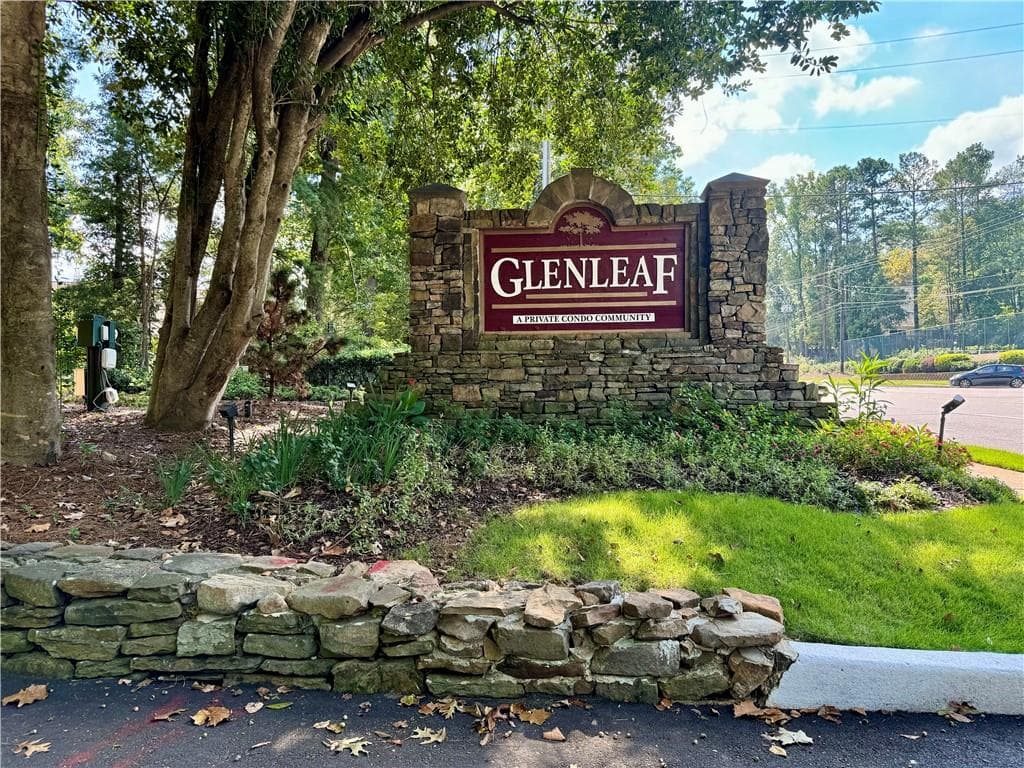 902 Glenleaf Drive, Peachtree Corners, GA 30092 — most recent listing photo