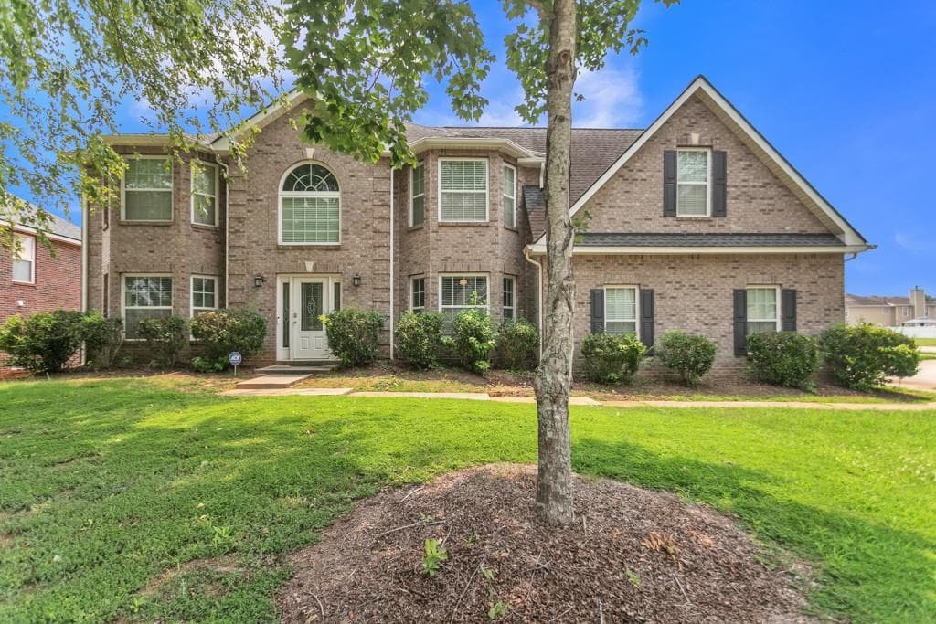 5 bedroom, 3 bathroom single family residence sold at 301 Daytona Drive, Mcdonough, GA 30253