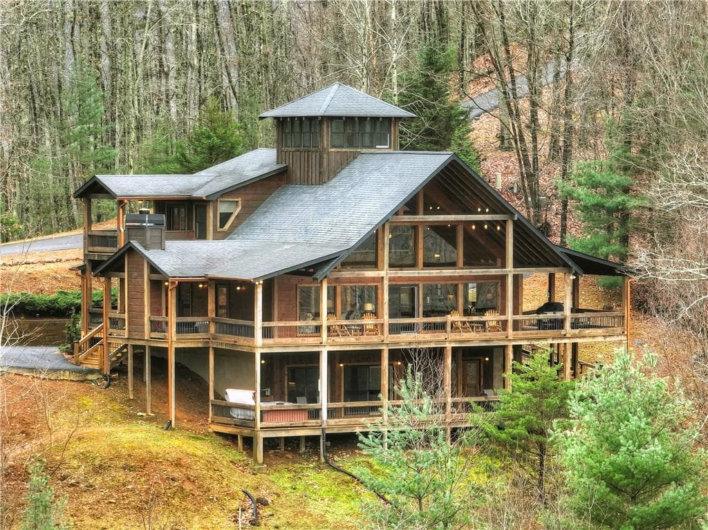 4 bedroom, 3 bathroom single family residence sold at 904 Raccoon Road, Blue Ridge, GA 30513
