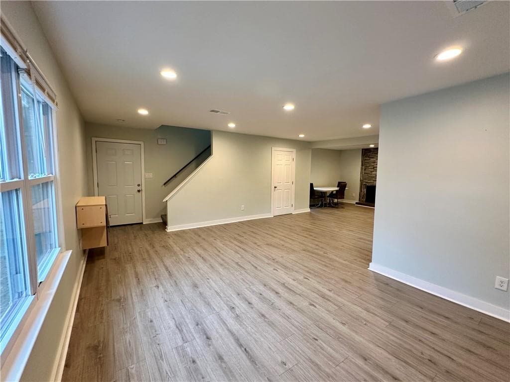 3 bedroom, 3 bathroom, 1,536 sq ft townhouse for rent at 1258 CREEKSIDE Court, Smyrna, GA 30080 for $2,200 a month — photo 1 of 28