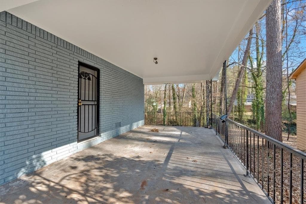 4 bedroom, 2 bathroom, 1,734 sq ft single family residence for sale at 2080 Bluffton Way, Decatur, GA 30035 — photo 6